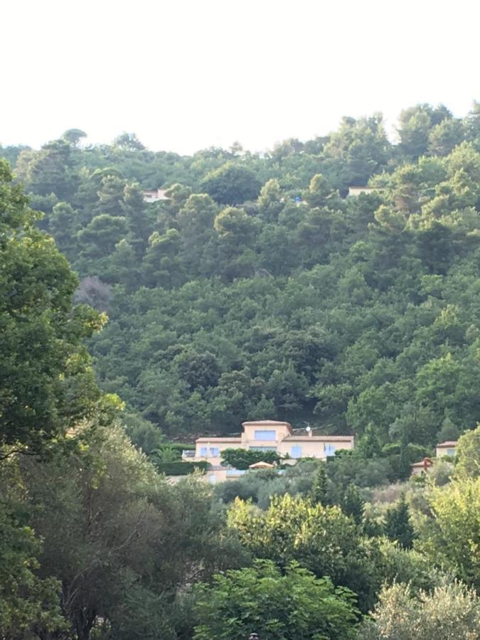Les Volets Bleus Ξενοδοχείο Spéracèdes Εξωτερικό φωτογραφία